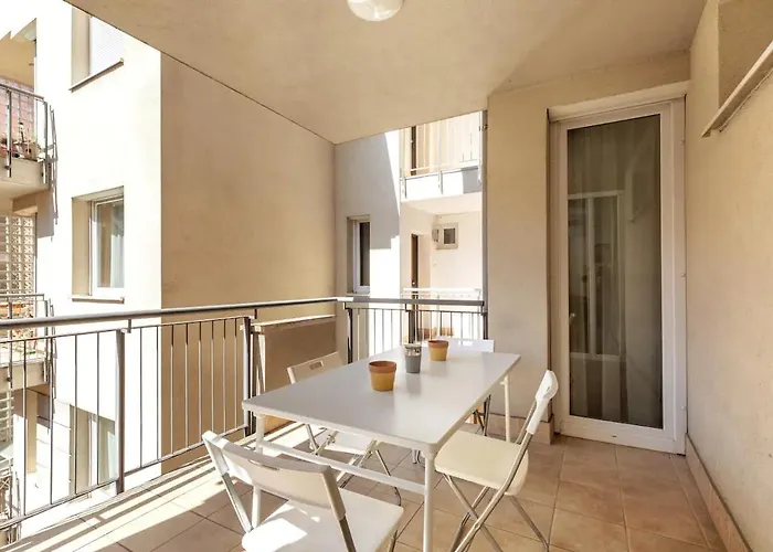 Akacfa 26 Downtown I Free Parking I Self Check-in Будапешт